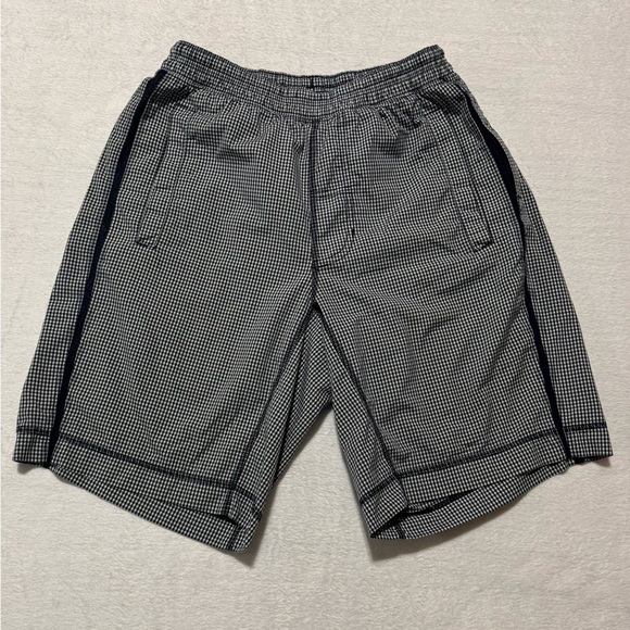 Lululemon Pace Breaker Line 9" Plaid Shorts Size Small - Picture 1 of 12